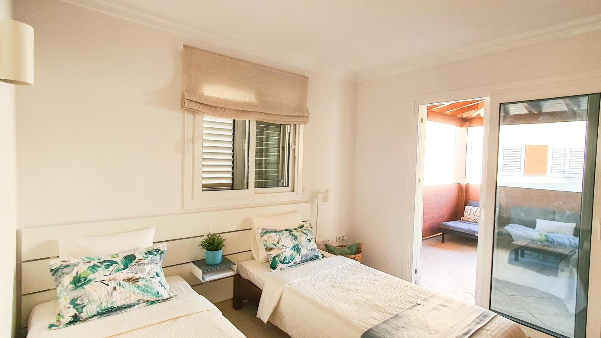 4-bedroom Corales With Jacuzzi, Garden, Close To Everything Los Cristianos (Tenerife)