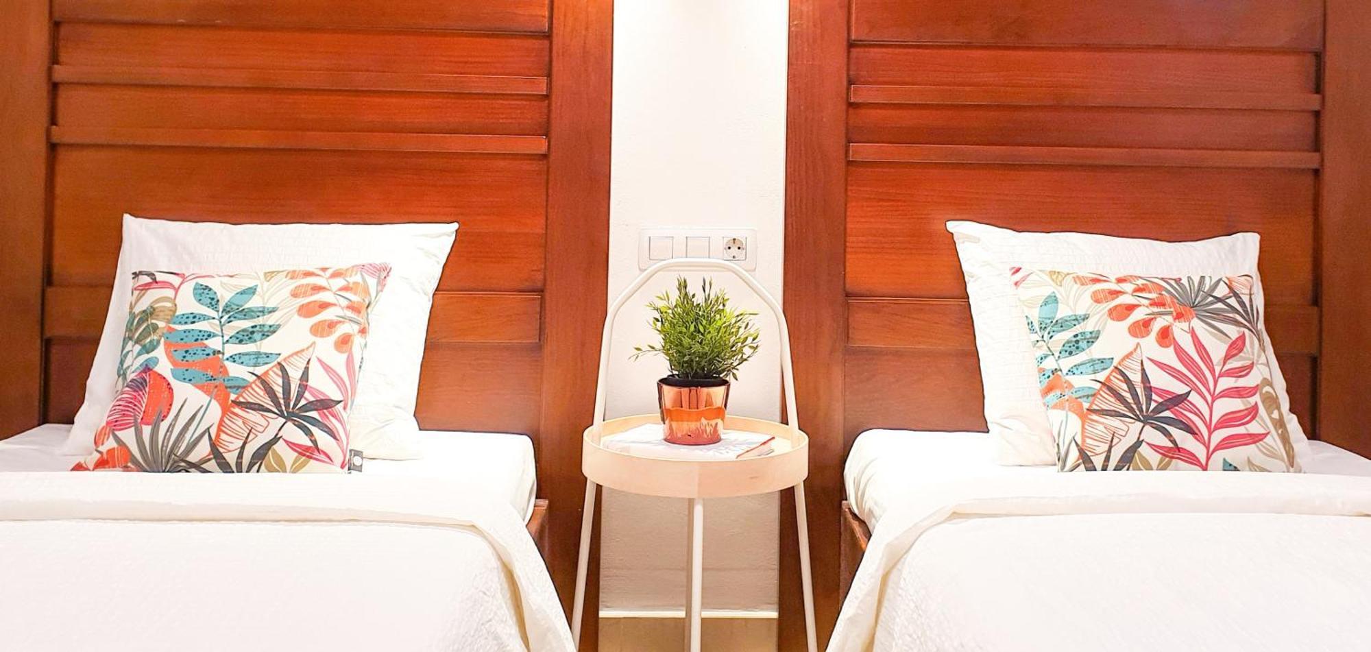 4-bedroom Corales With Jacuzzi, Garden, Close To Everything Villa Los Cristianos (Tenerife)