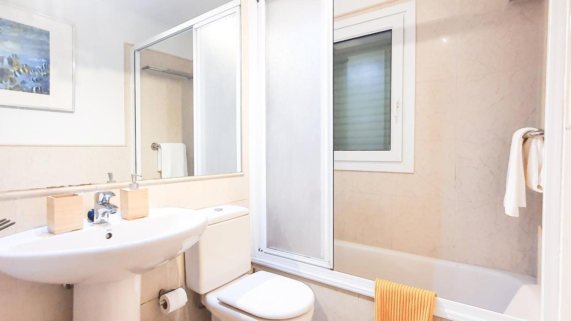 4-bedroom Corales With Jacuzzi, Garden, Close To Everything Villa Los Cristianos (Tenerife)