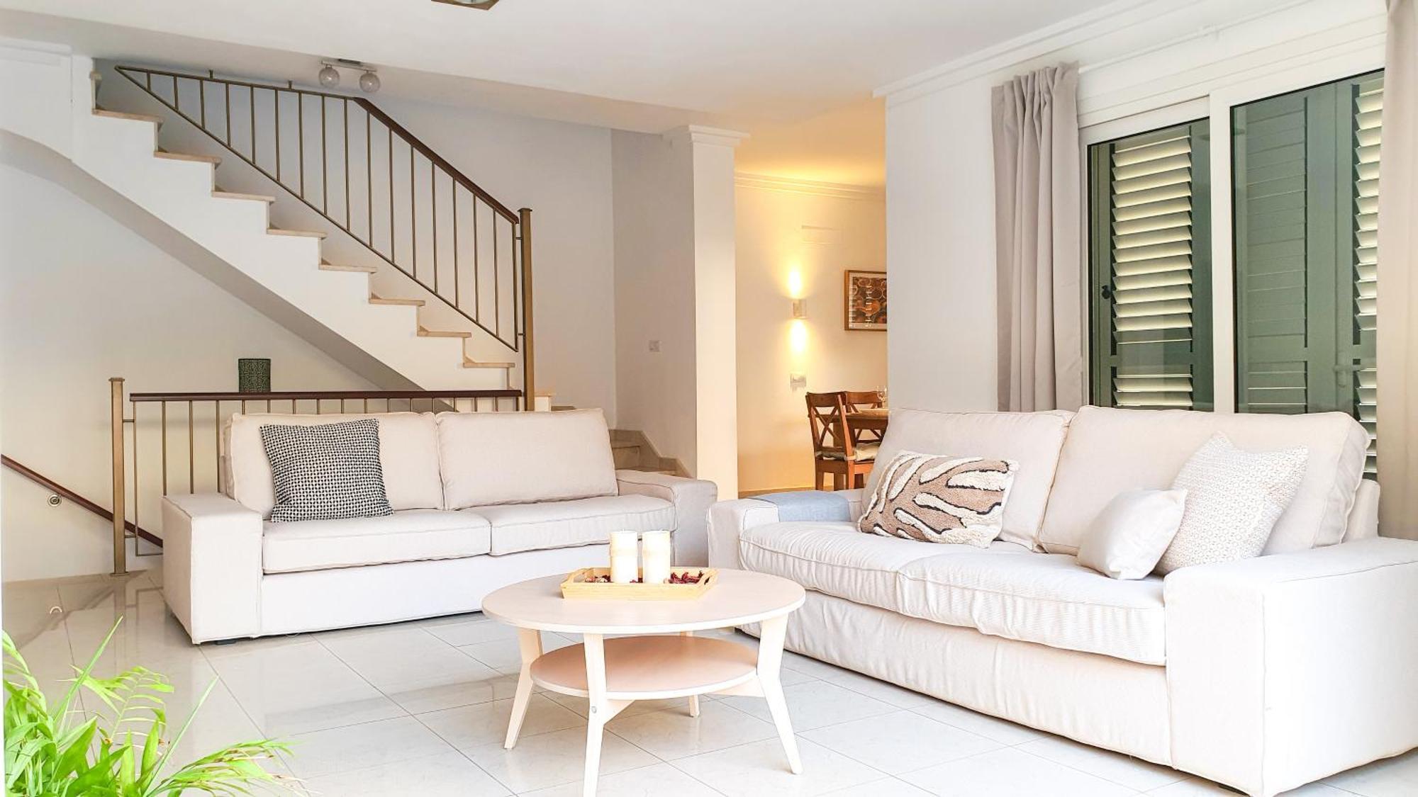 Villa 4-bedroom Corales With Jacuzzi, Garden, Close To Everything Los Cristianos (Tenerife)