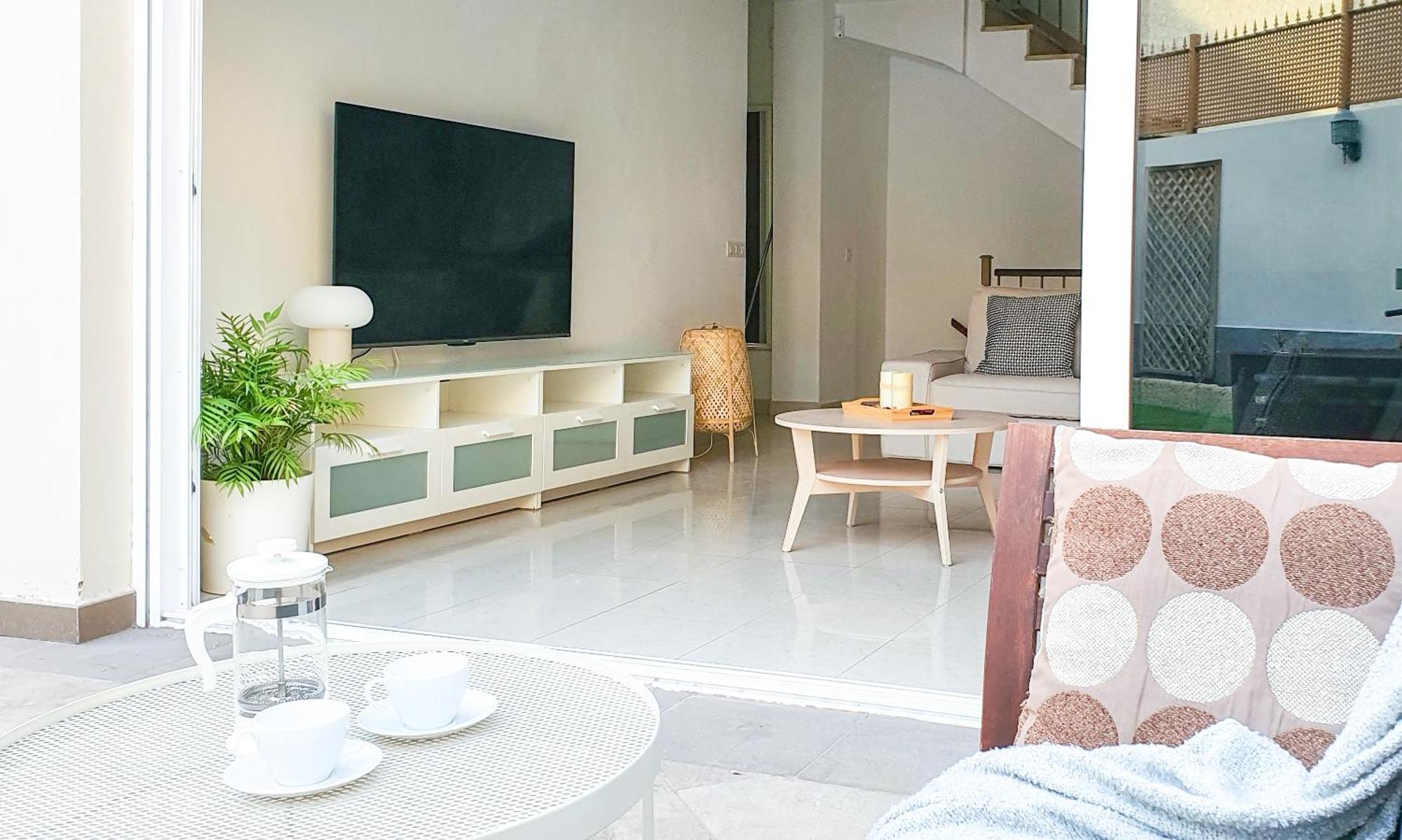Villa 4-bedroom Corales With Jacuzzi, Garden, Close To Everything Los Cristianos (Tenerife)